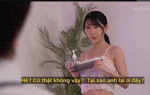 Cô gái dễ thương cưỡi dương vật và xuất tinh vào âm đạo chặt chẽ