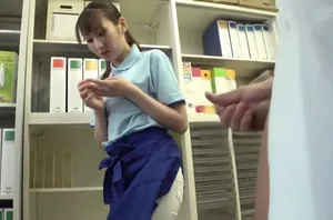 Những cbuồi trai tân không thể thoát khỏi cô nàng này